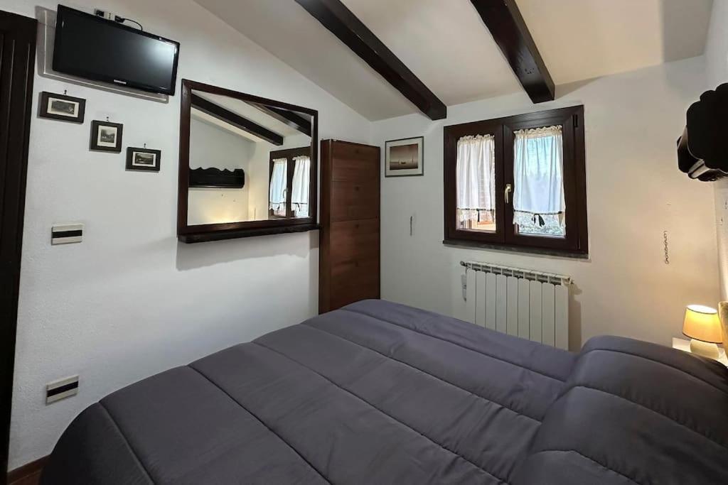 Free Parking La Bianca Neve Cottage Castel Di Sangro Eksteriør bilde